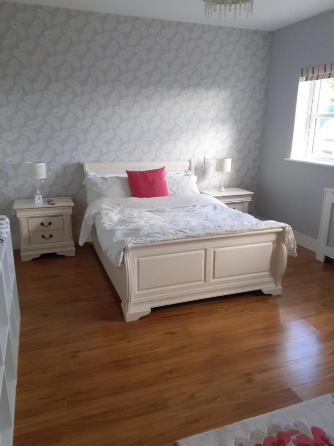 Private Room In Superb House Bed 1 Nobber Exterior foto
